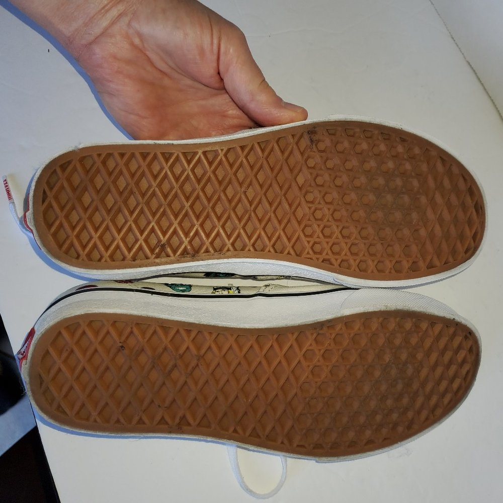 Vans Marvel Womans 7 - Mens 6 - Picture 7 of 14